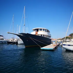 Classic Yacht Yanika Yachting Watersport Ets Villaputzu